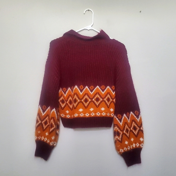 Women's Cropped Fall Sweater with Lace - Picture 3 of 3